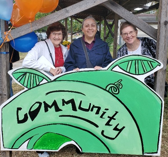 Sisters Joan Williams, Sandra Delgado, and Maureen Geary